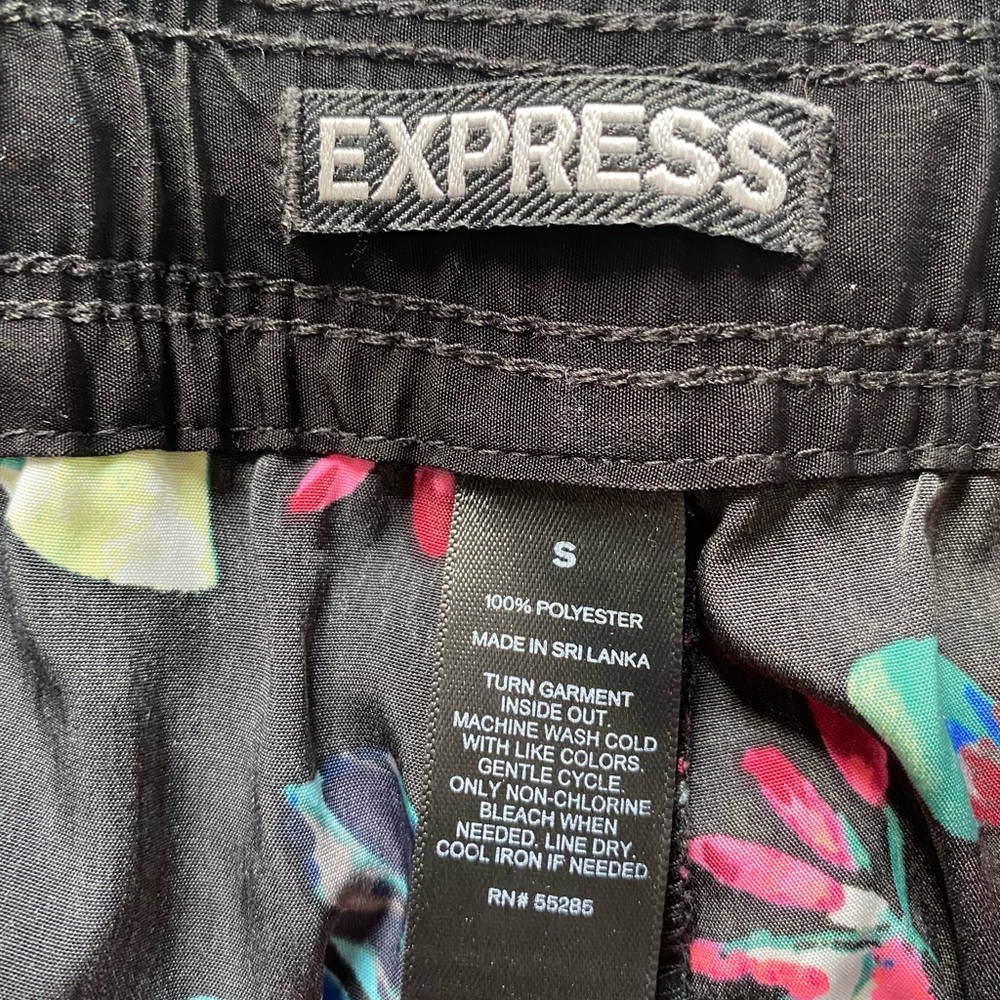 EXPRESS Floral Jogger, Small - Picture 5 of 6
